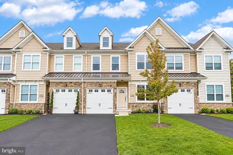 3 Ella Cir, Huntingdon Valley, PA 19006