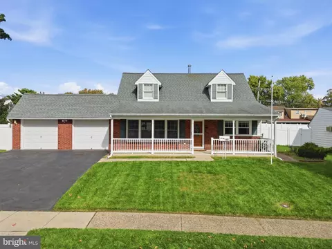 148 Heartwood Rd, Levittown, PA 19056