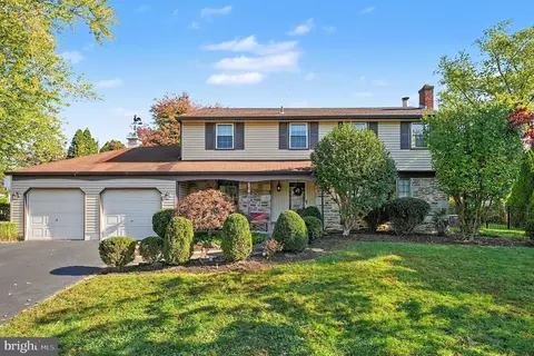 329 Fairhill Dr, Southampton, PA 18966