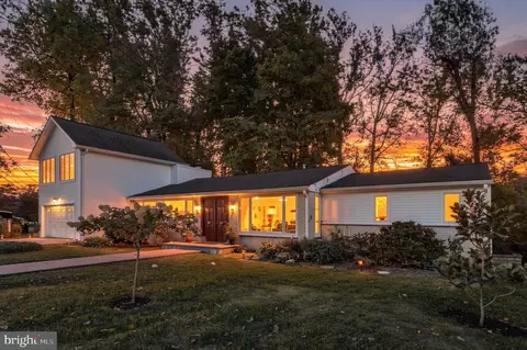 32 Hidden Ln, Feasterville Trevose, PA 19053