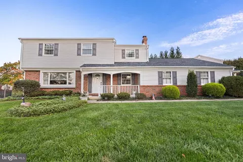 26 Carriage House Dr, Southampton, PA 18966