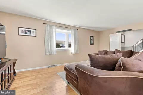 Living - 331 Cedar St, Warminster, PA 18974 photo 2 of 2