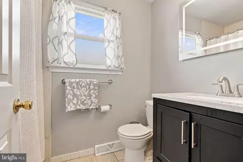 Bath - 331 Cedar St, Warminster, PA 18974 photo 2 of 2