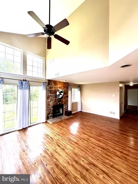 120 Wheatsheaf Ln, Telford, PA 18969