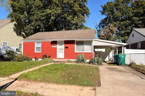 2213 Liberator St, Levittown, PA 19057