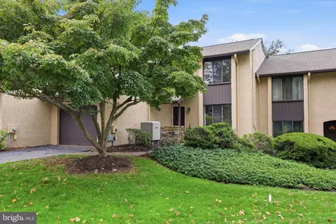 195 Golf Club Dr, Langhorne, PA 19047