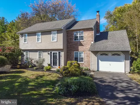 7 Andover Pl, Newtown, PA 18940