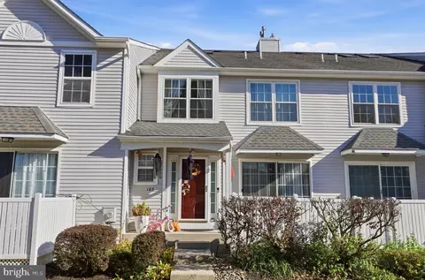 103 Eagle Ct #103, Jamison, PA 18929