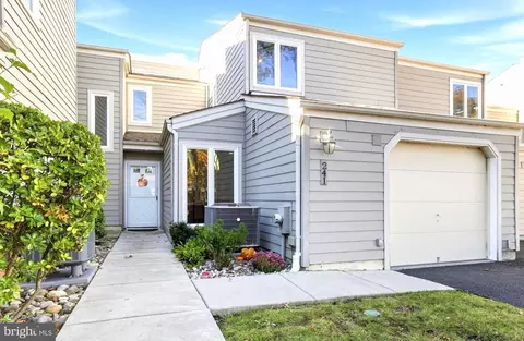 241 Hastings Ct, Doylestown, PA 18901