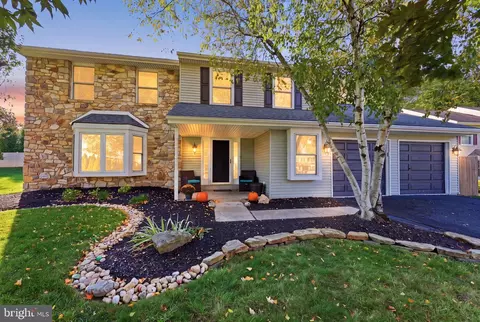15 White Birch Ln, Southampton, PA 18966
