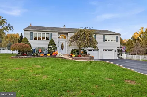 1333 Glen Echo Dr, Huntingdon Valley, PA 19006