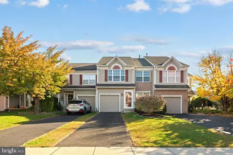 112 Quince Cir, Newtown, PA 18940