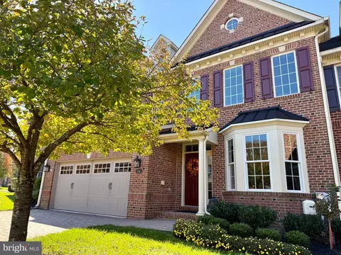 64 Elfreths Ct, Newtown, PA 18940