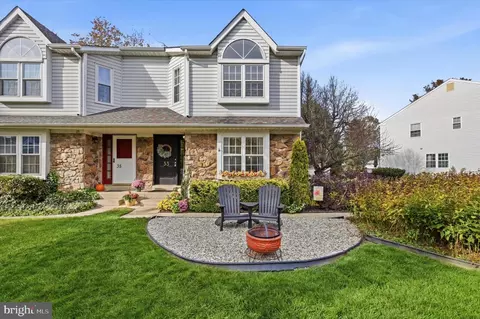 33 Pearl Dr, Doylestown, PA 18901