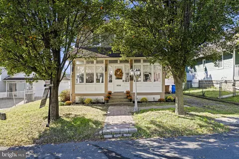 936 Locust Ave, Bensalem, PA 19020