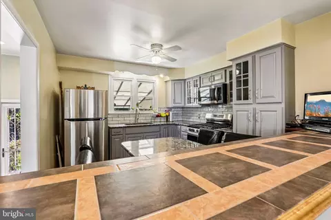 Kitchen - 110 Taifer Ave, Doylestown, PA 18901 photo 4 of 4