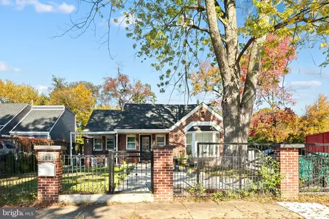 1201 Pacific Ave, Bristol, PA 19007