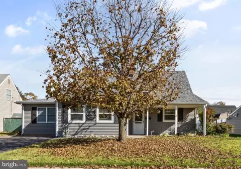 56 Narcissus Ln, Levittown, PA 19054