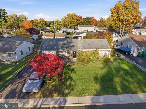 215 Waltham Rd, Fairless Hills, PA 19030