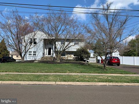 982 Ramsay Rd, Warminster, PA 18974 photo 2