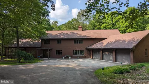 170 Pine Cone Ln, Ebensburg, PA 15931
