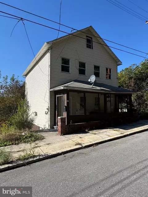 825-827 Steel St, Johnstown, PA 15901