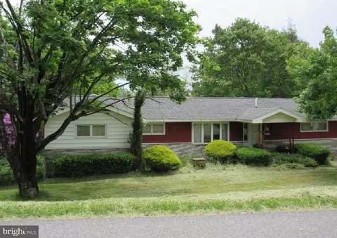 265 Waterfall Dr, Johnstown, PA 15906