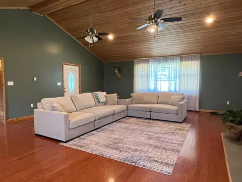 Living - 482 Red Oak, Flinton, PA 16640 photo 3 of 3