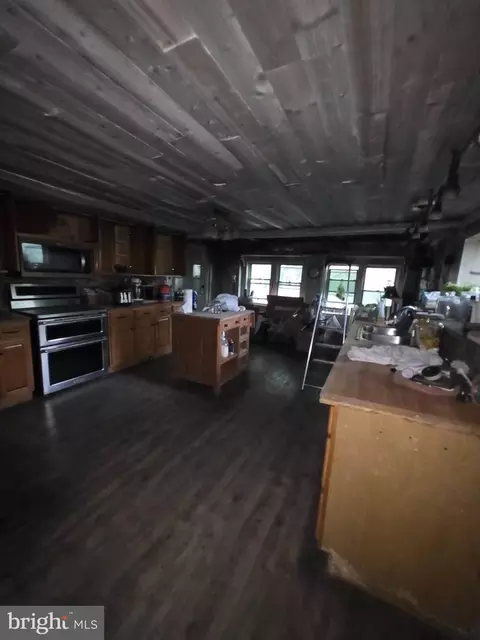 Entry Way - 850 Magee Rd, Patton, PA 16668 photo 6 of 11