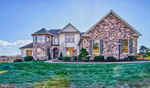 315 Pennington Dr, Mechanicsburg, PA 17055