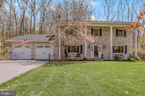 1323 Asper Dr Boiling Springs Pa 17007 35 Photos Mls Pacb133752 Movoto