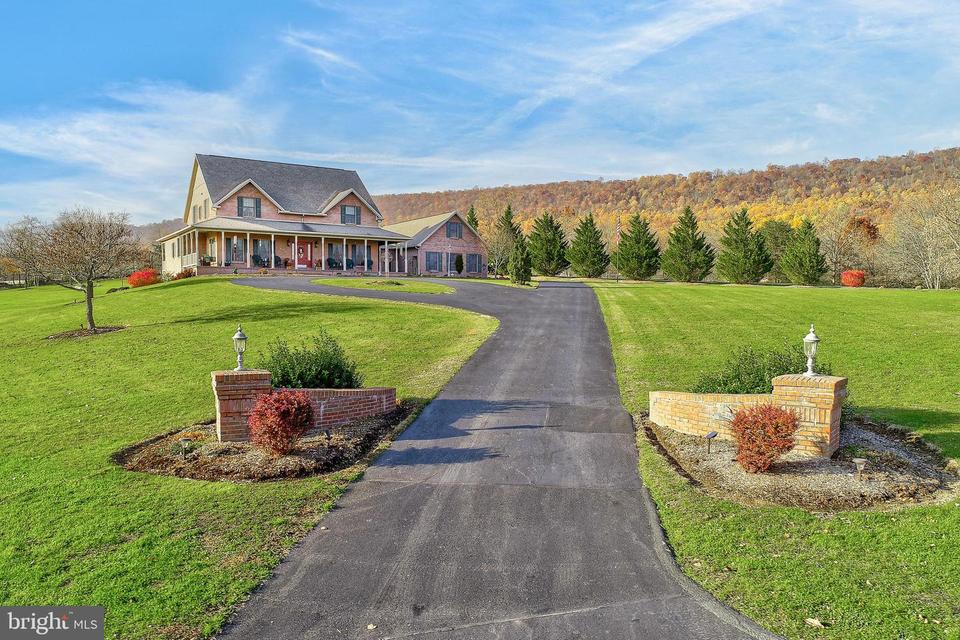 109 Willow Lake Dr, Carlisle, PA 17015 64 Photos MLS PACB2004898