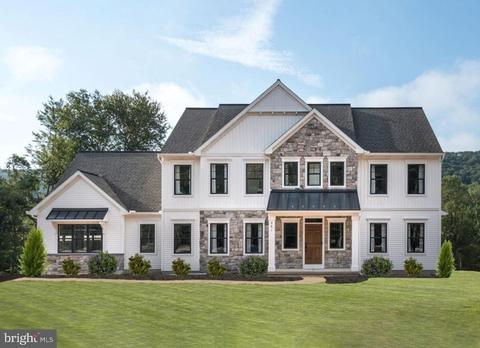 218 Forgedale Dr, Carlisle, PA 17015