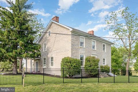 101 Mount Rock Rd, Newville, PA 17241
