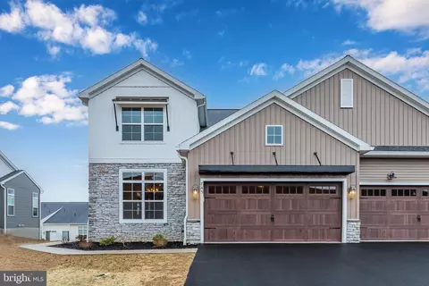 745 Aurora Dr #420, Mechanicsburg, PA 17055