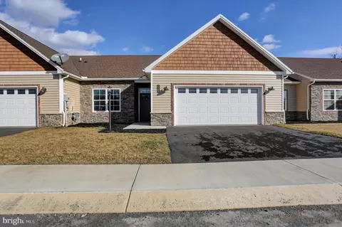153 Blackbird Ln, Shippensburg, PA 17257