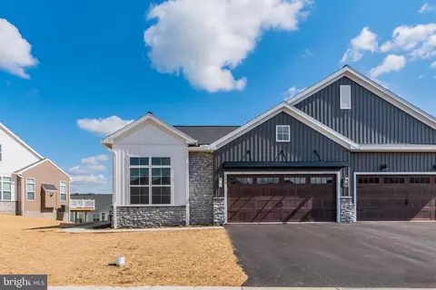 739 Aurora Dr #423, Mechanicsburg, PA 17055