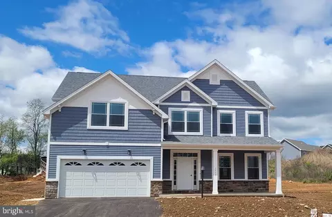 1713 Treeline Dr, Shippensburg, PA 17257