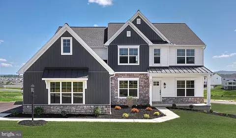 2001 N Fall Harvest Dr, Mechanicsburg, PA 17055