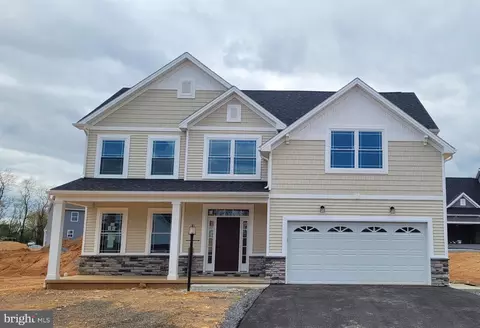 1707 Treeline Dr, Shippensburg, PA 17257