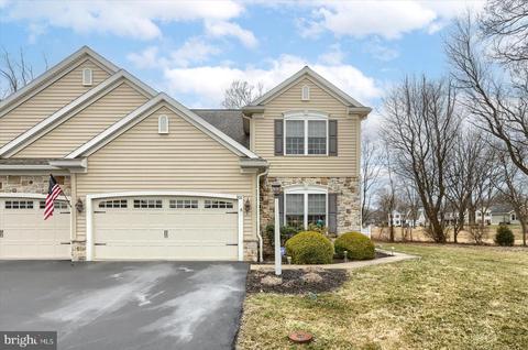 308 Chickory Cir, Mechanicsburg, PA 17050