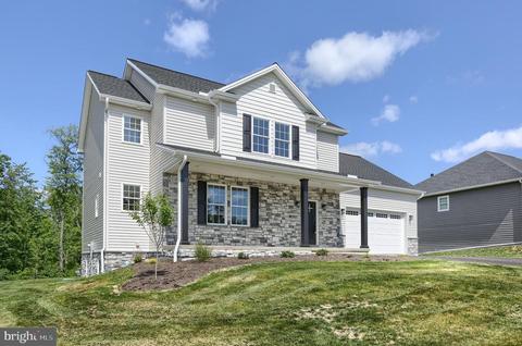 25 Conifer Ridge Dr, Carlisle, PA 17013