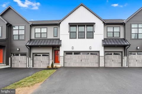 102 Edge Towne Ln, Mechanicsburg, PA 17055