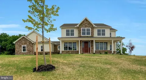 2 James Ln, Carlisle, PA 17013