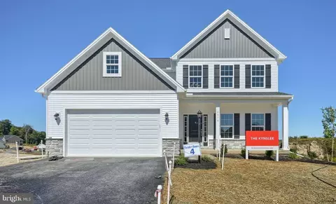 2042 Fall Harvest N, Mechanicsburg, PA 17055