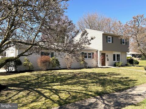 1302 Apple Dr, Mechanicsburg, PA 17055