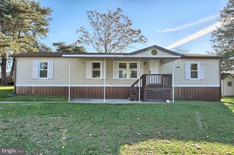 124 Tower Cir, Carlisle, PA 17013