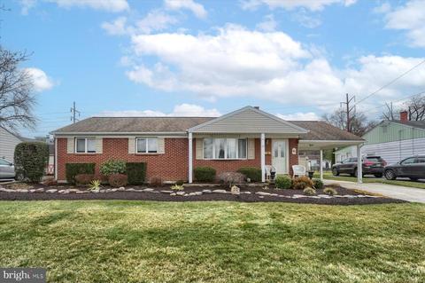 22 Palmer Dr, Camp Hill, PA 17011