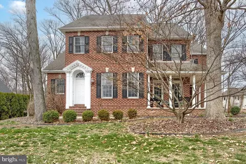 1311 King Arthur Dr, Mechanicsburg, PA 17050
