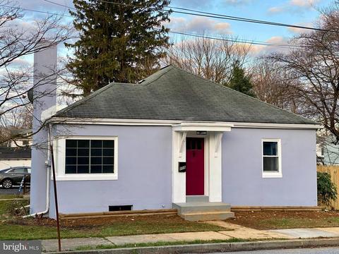 108 S Walnut St, Mechanicsburg, PA 17055